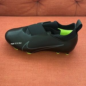 Kids soccer cleats
